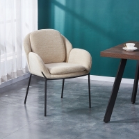 Chaise en tissu beige pieds en m&eacute;tal noir