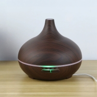 Diffuseur d'huiles essentielles couleur bois noir &agrave; LED