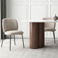 Lot de 2 chaises en tissu taupe pieds en m&eacute;tal noir