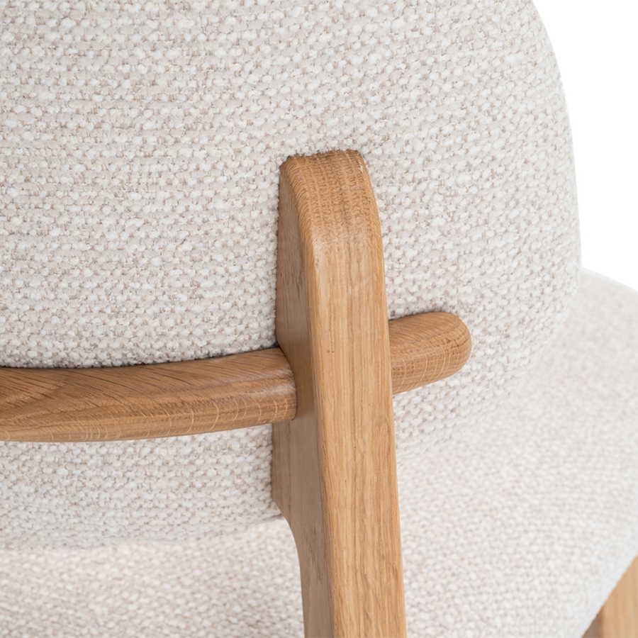 Chaise en tissu beige pieds couleur bois clair