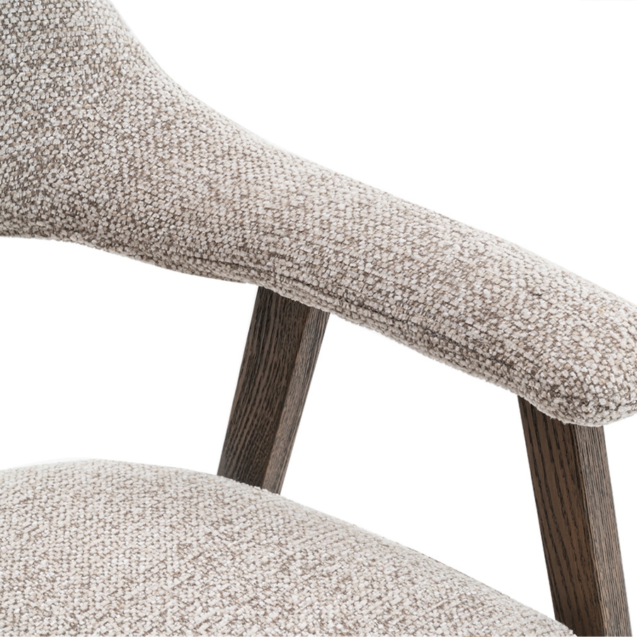 Chaise en tissu beige pieds couleur bois fonc&eacute;